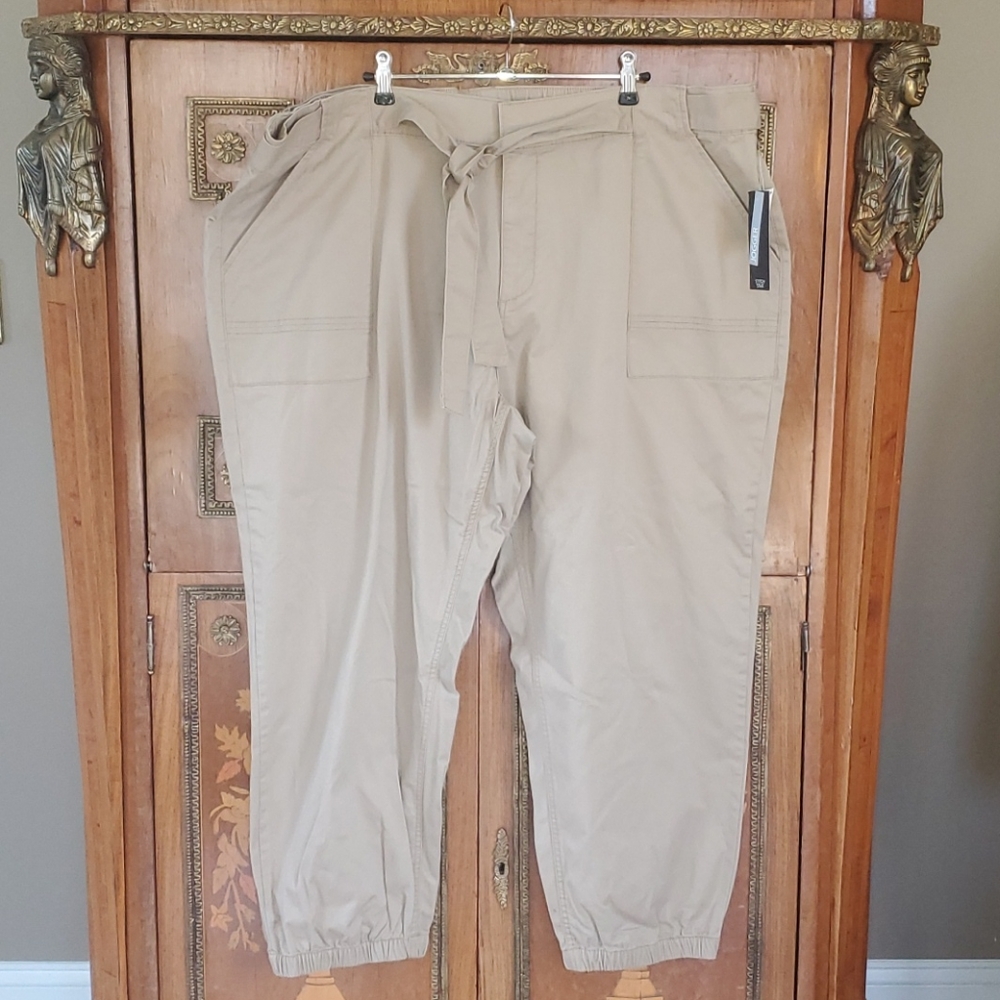 0305 Stitch Star Belted Joggers